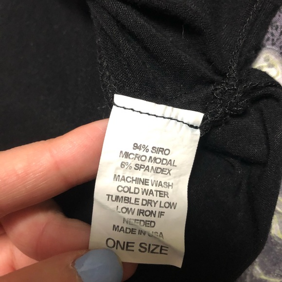 brandy melville graphic t - Picture 2 of 3